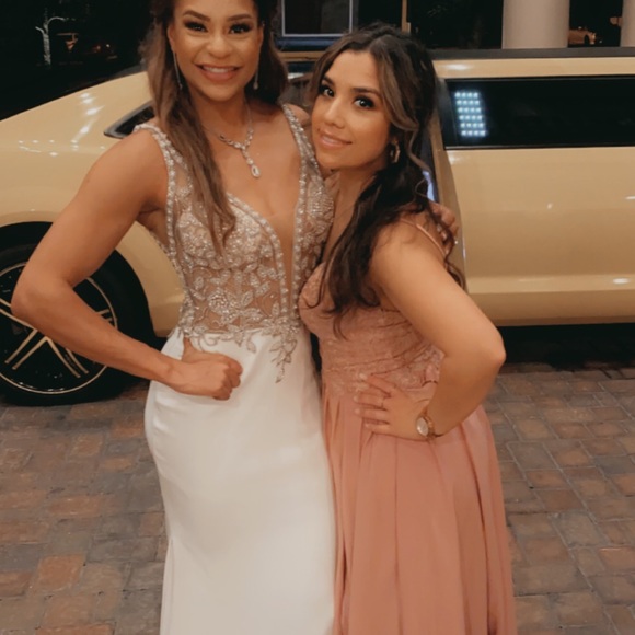 Dusty rose/blush pink bridesmaid chiffon dress with side slit in front - Picture 3 of 4